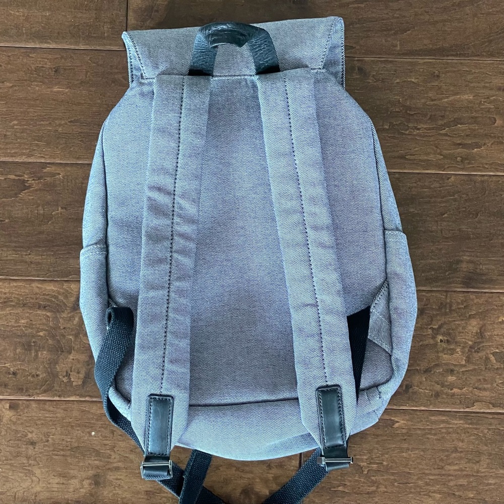 SOLD Everlane Modern Twill Single Snap Backpack Large - Reverse Denim - Picture 2 of 8